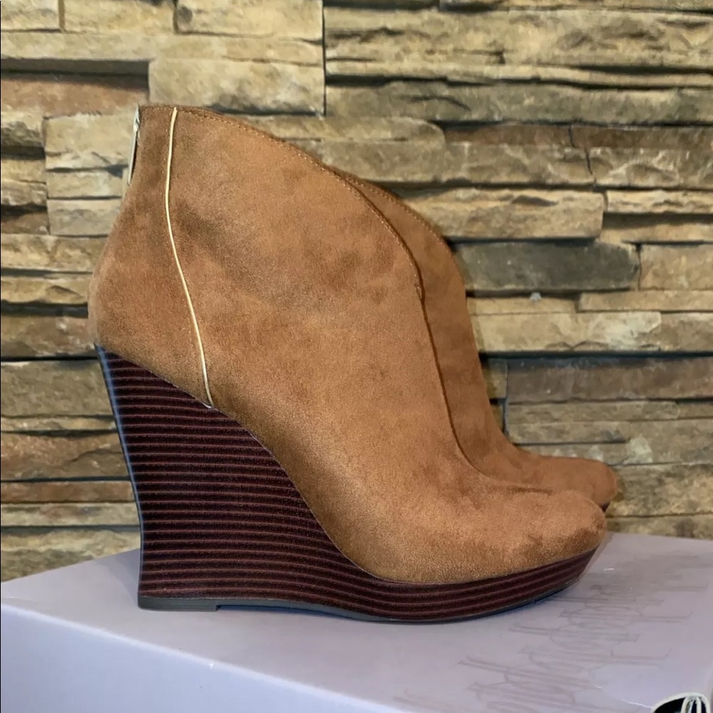 JLo Jennifer Lopez Cognac Ankle Bootie 8.5M